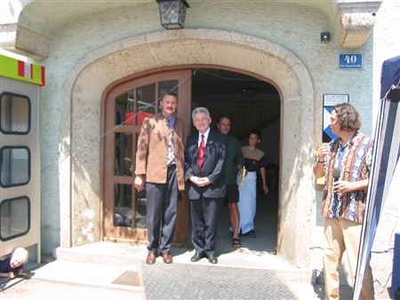 100-0016_IMG.jpg
